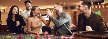 Pengguna menggunakan aplikasi mobile sports betting siputri88 dengan UI yang responsif dan lancar